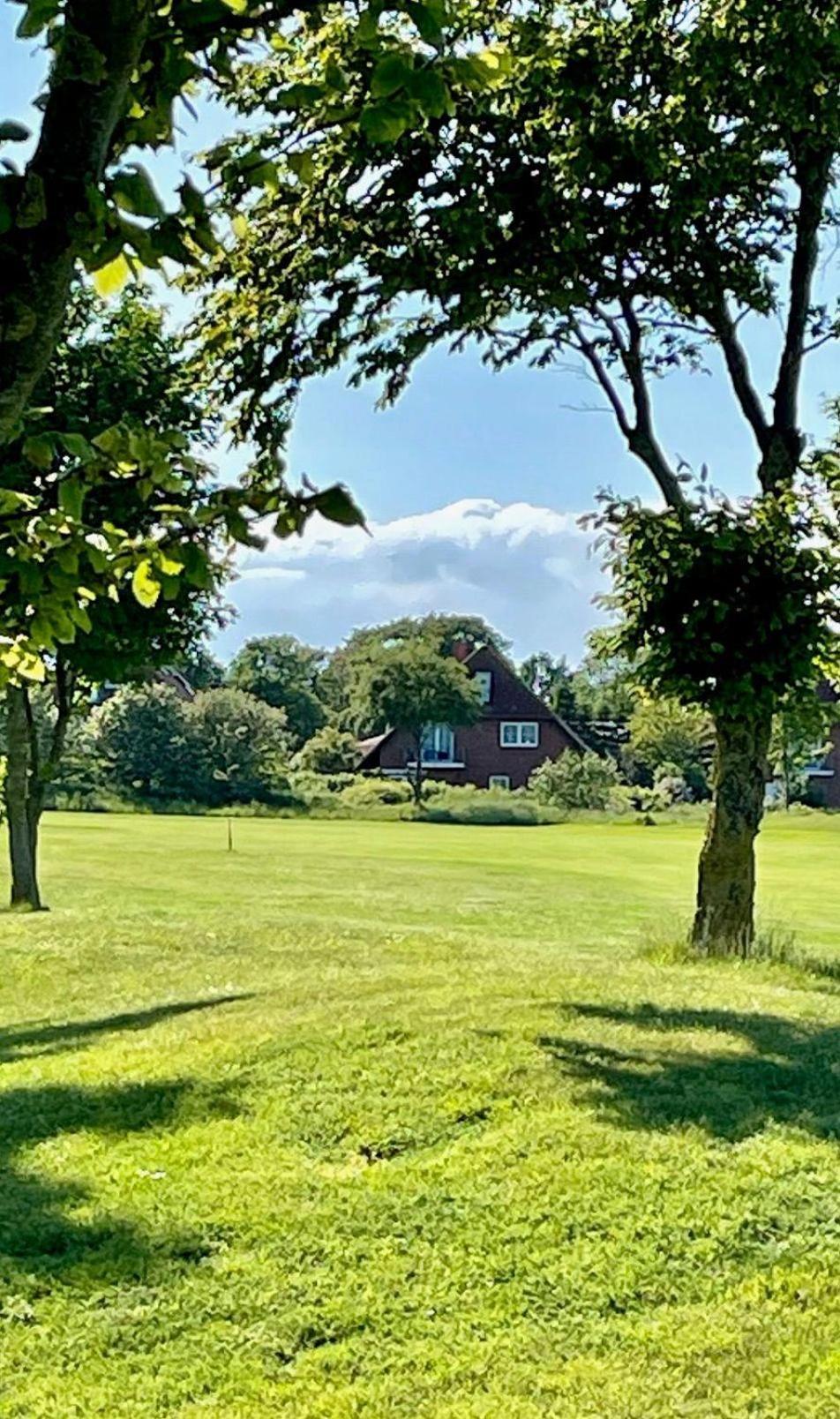 FeWo mit Terasse u. Garten am Golfplatz Wulfen auf Fehmarn Exterior foto